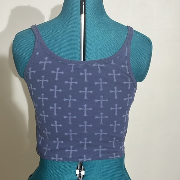 VGUC: subdued cropped tank top - Picture 5 of 12